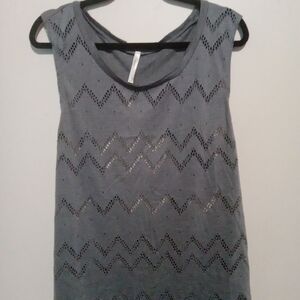 Gray Sleeveless Chevron Top